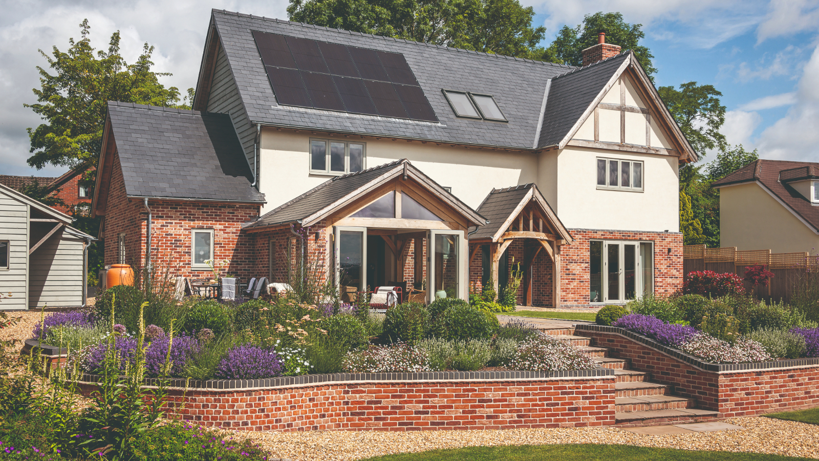 Modern UK detached house with garden